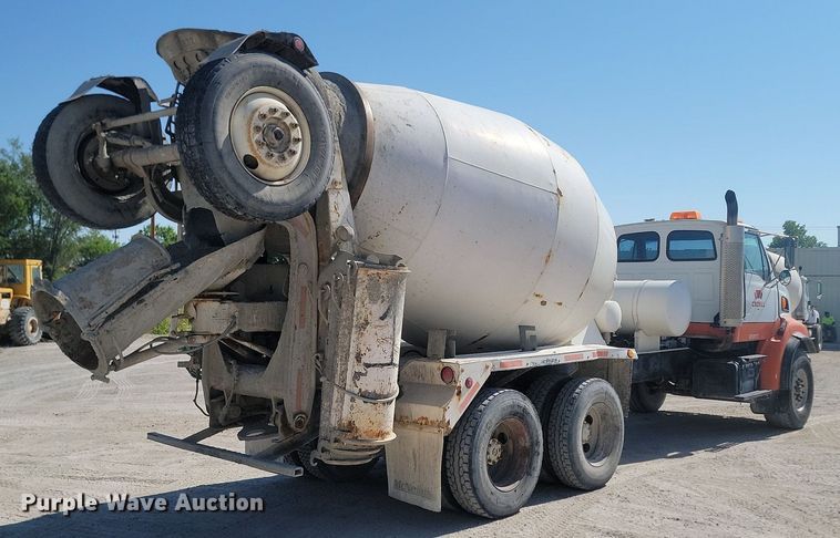 image for item OD9710 1998 Ford LT8513 ready mix truck