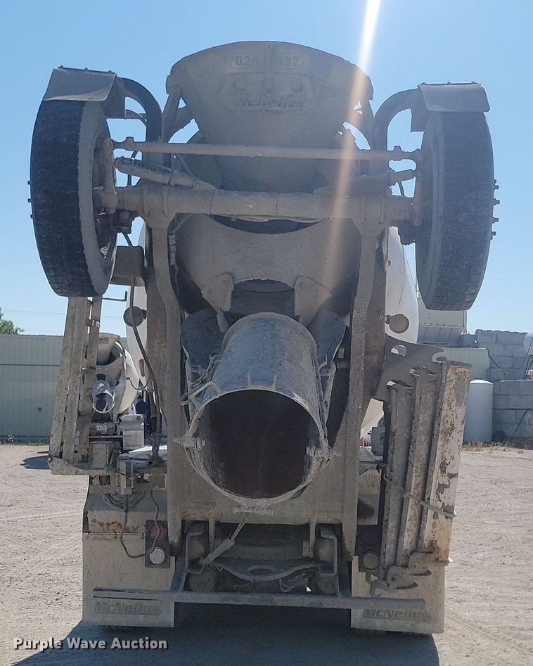 image for item OD9710 1998 Ford LT8513 ready mix truck