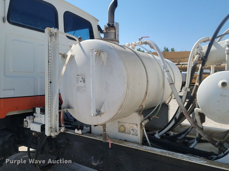 image for item OD9710 1998 Ford LT8513 ready mix truck