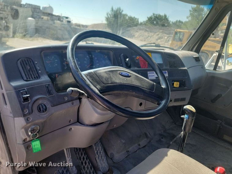 image for item OD9710 1998 Ford LT8513 ready mix truck