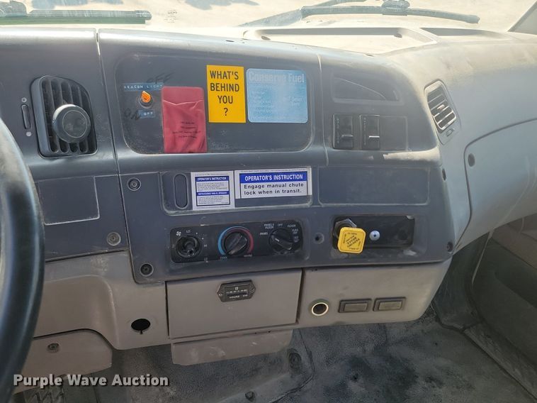 image for item OD9710 1998 Ford LT8513 ready mix truck