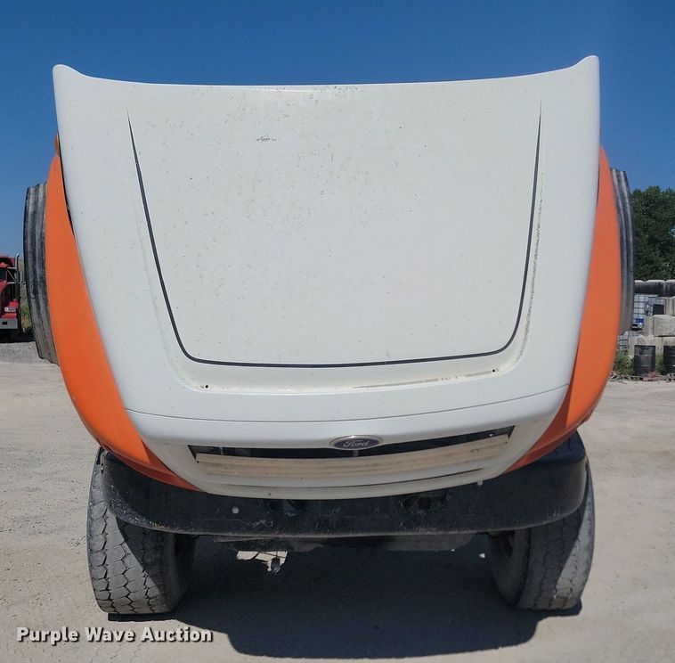 image for item OD9710 1998 Ford LT8513 ready mix truck