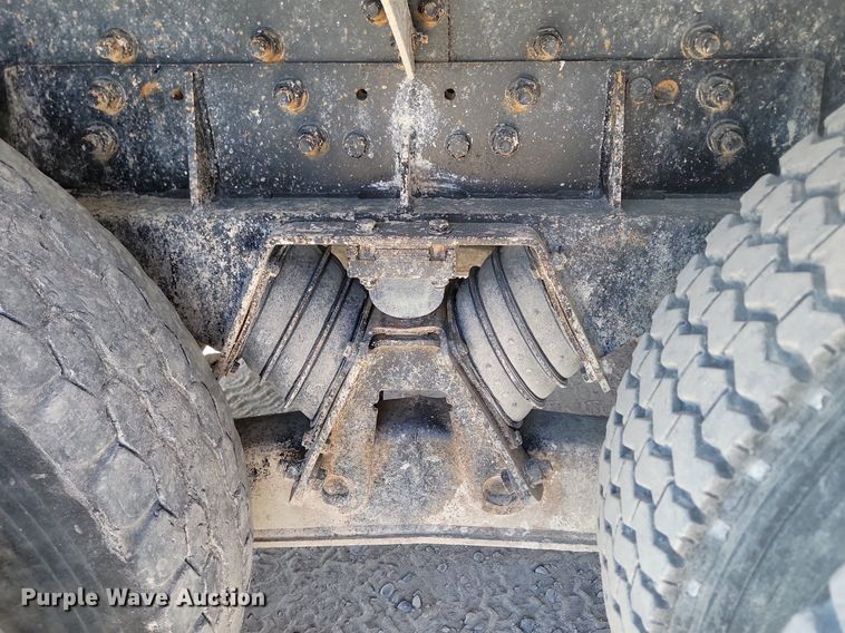 image for item OD9710 1998 Ford LT8513 ready mix truck