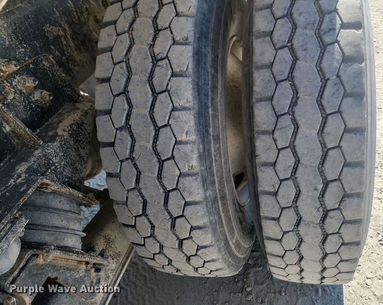 image for item OD9710 1998 Ford LT8513 ready mix truck