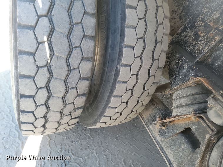 image for item OD9710 1998 Ford LT8513 ready mix truck