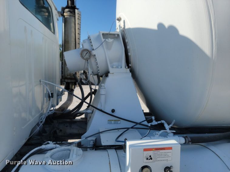 image for item OD9712 1981 International  F2674 ready mix truck