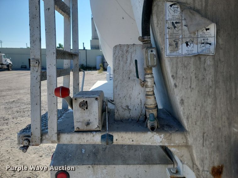 image for item OD9712 1981 International  F2674 ready mix truck