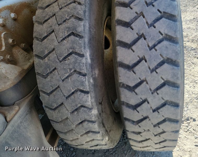 image for item OD9712 1981 International  F2674 ready mix truck