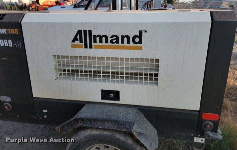 image for item OD9715 Allmand Maxi-Air 186 air compressor