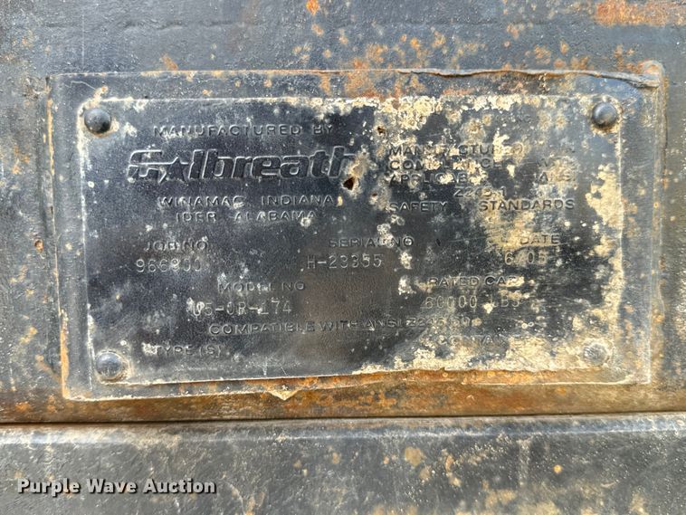 image for item OF9915 2006 Peterbilt 335 roll-off container truck