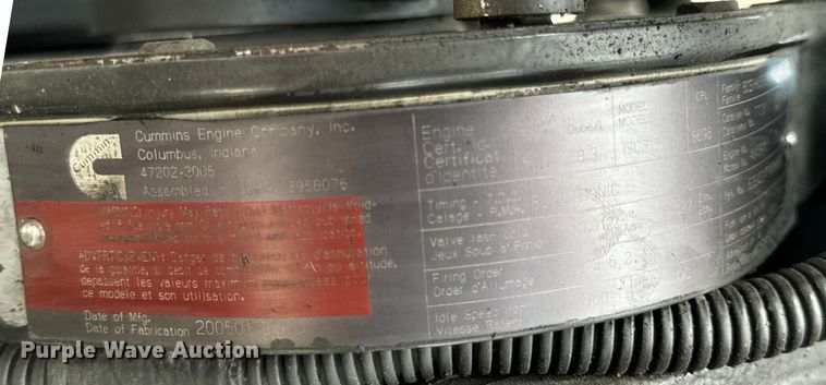 image for item OF9915 2006 Peterbilt 335 roll-off container truck