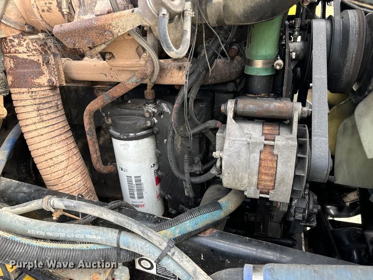 image for item OF9915 2006 Peterbilt 335 roll-off container truck