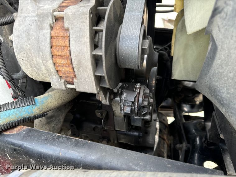 image for item OF9915 2006 Peterbilt 335 roll-off container truck