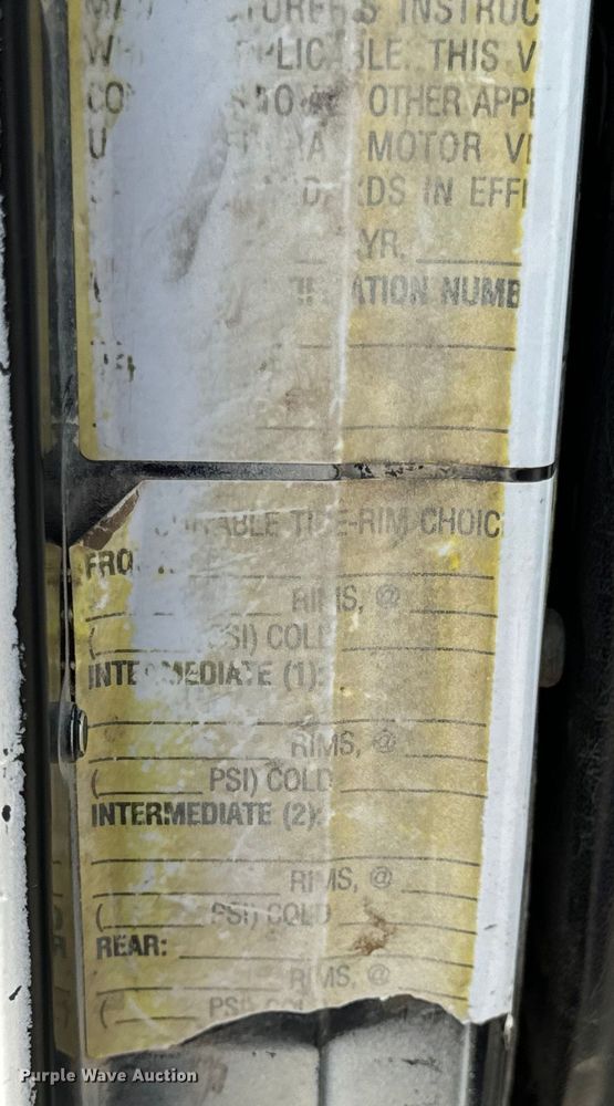 image for item OF9915 2006 Peterbilt 335 roll-off container truck