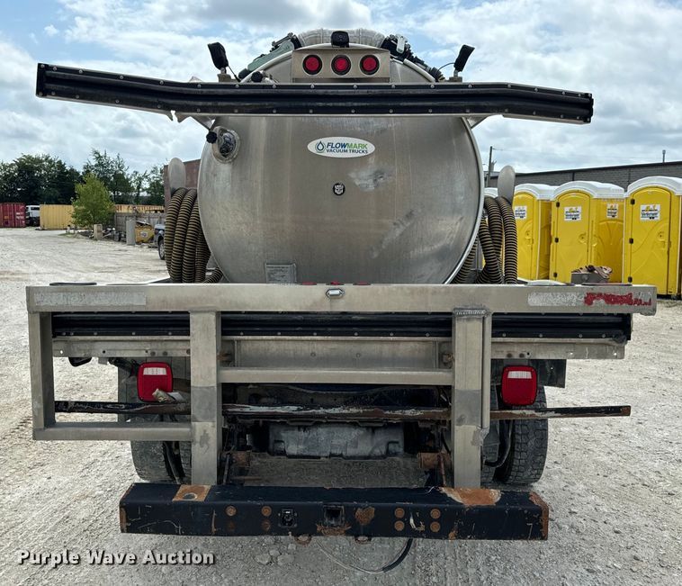 image for item OF9916 2015 Dodge Ram 5500HD vacuum truck