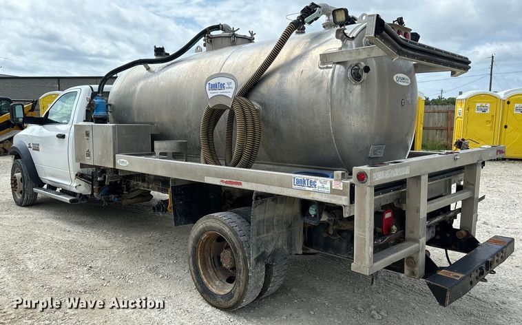 image for item OF9916 2015 Dodge Ram 5500HD vacuum truck