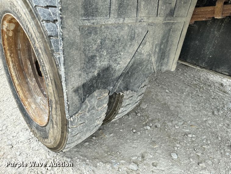 image for item OF9916 2015 Dodge Ram 5500HD vacuum truck