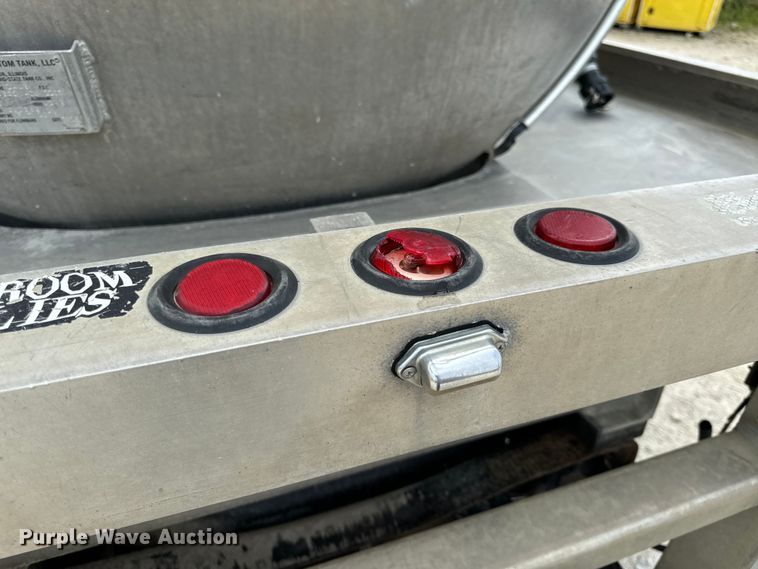 image for item OF9916 2015 Dodge Ram 5500HD vacuum truck