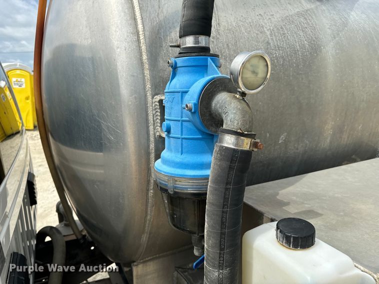 image for item OF9916 2015 Dodge Ram 5500HD vacuum truck