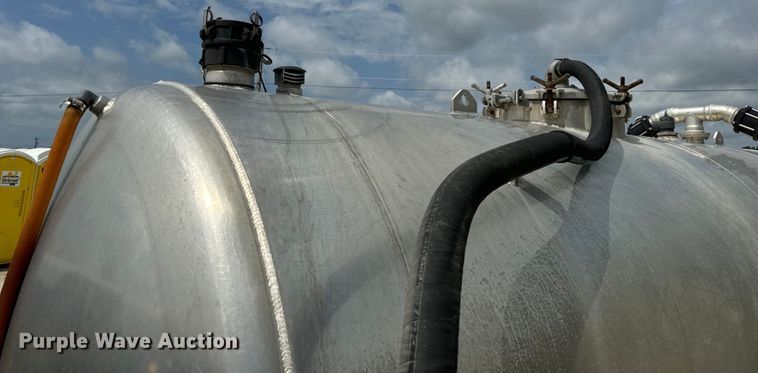 image for item OF9916 2015 Dodge Ram 5500HD vacuum truck