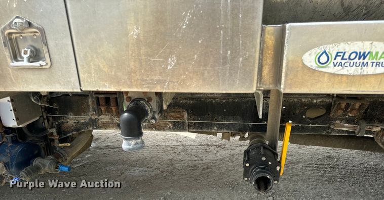 image for item OF9916 2015 Dodge Ram 5500HD vacuum truck