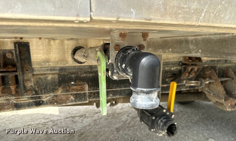 image for item OF9916 2015 Dodge Ram 5500HD vacuum truck