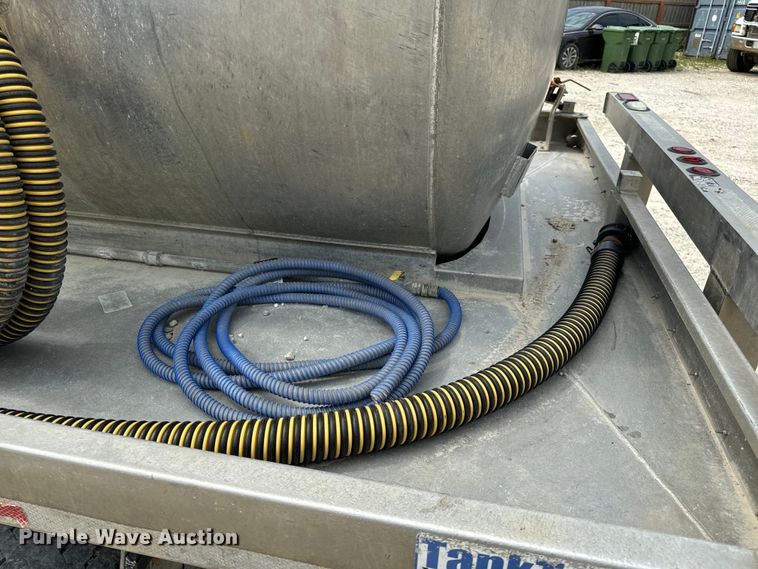 image for item OF9916 2015 Dodge Ram 5500HD vacuum truck