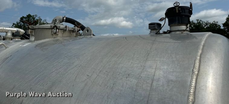 image for item OF9916 2015 Dodge Ram 5500HD vacuum truck