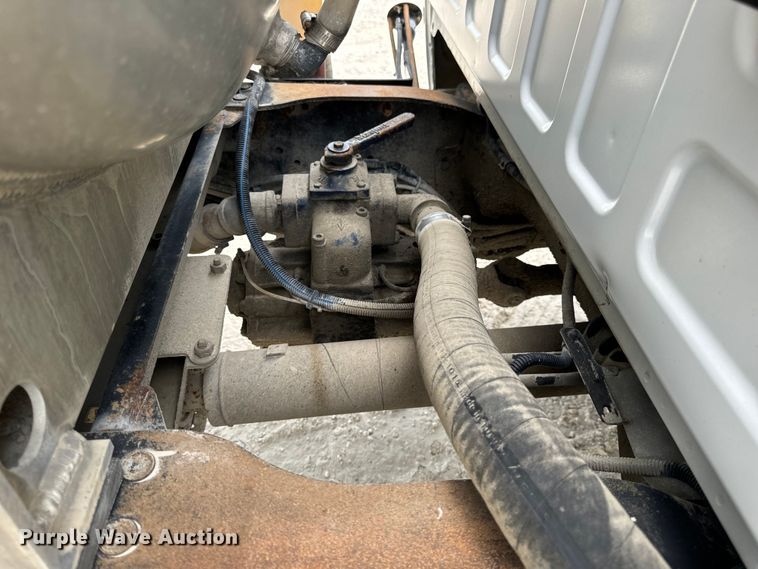 image for item OF9916 2015 Dodge Ram 5500HD vacuum truck