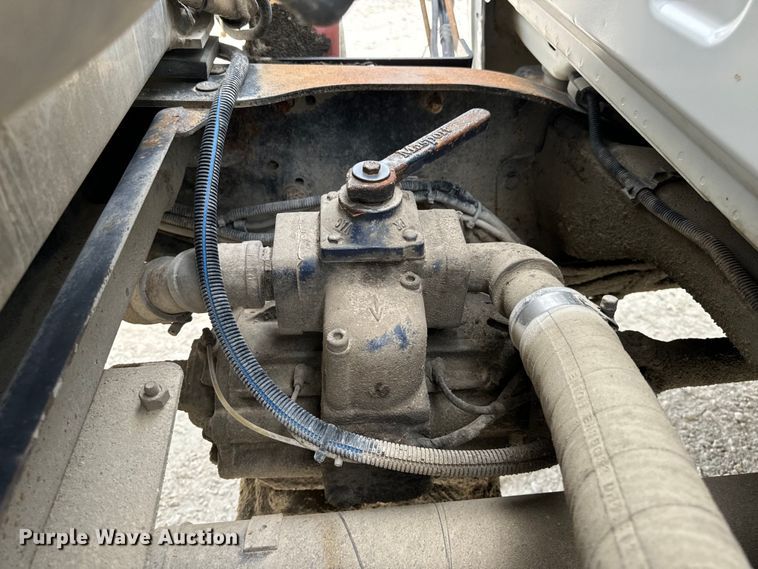 image for item OF9916 2015 Dodge Ram 5500HD vacuum truck