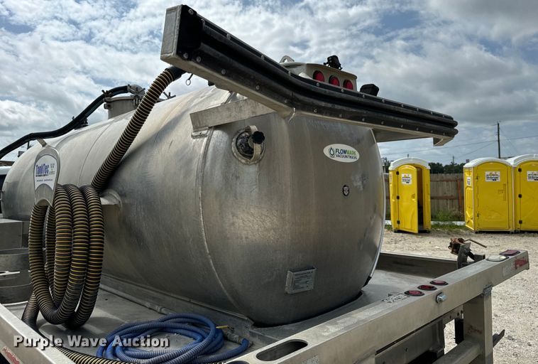 image for item OF9916 2015 Dodge Ram 5500HD vacuum truck