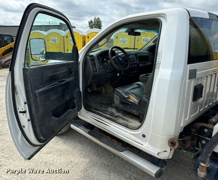 image for item OF9916 2015 Dodge Ram 5500HD vacuum truck