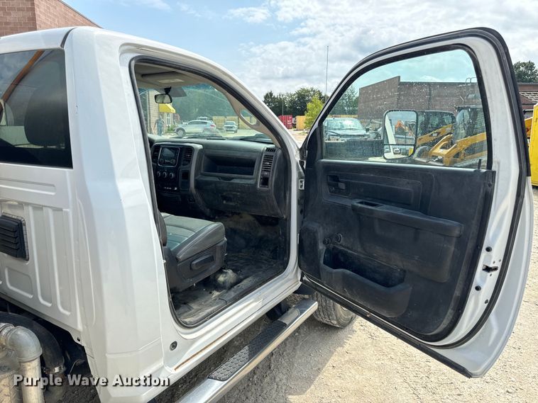 image for item OF9916 2015 Dodge Ram 5500HD vacuum truck