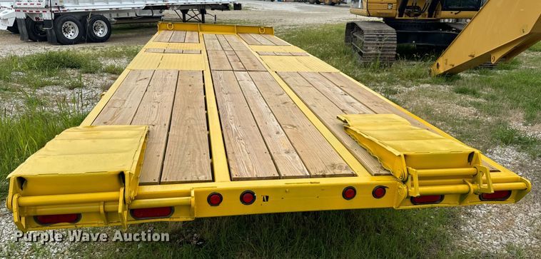 image for item OF9918 1990 Eager Beaver 15TXL tilt deck equipment trailer