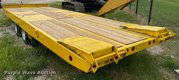 image for item OF9918 1990 Eager Beaver 15TXL tilt deck equipment trailer