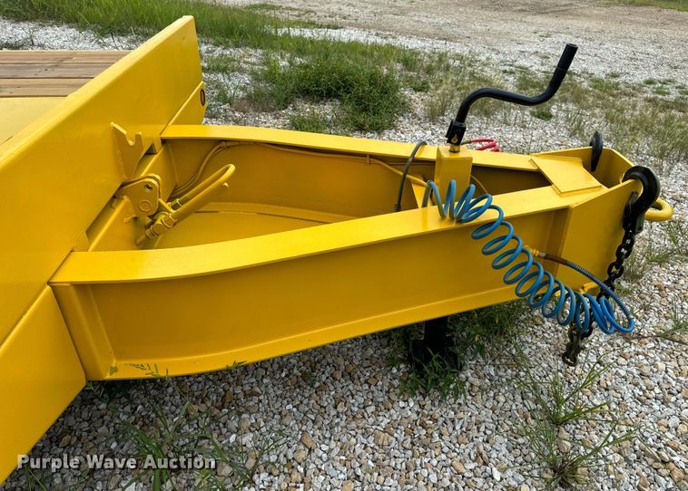 image for item OF9918 1990 Eager Beaver 15TXL tilt deck equipment trailer