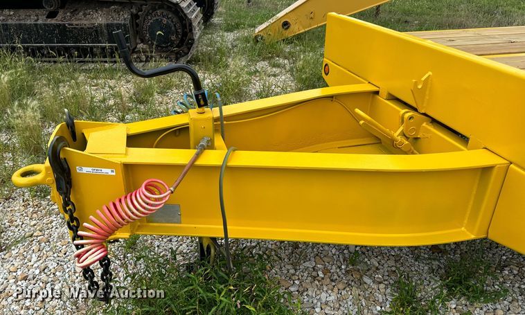 image for item OF9918 1990 Eager Beaver 15TXL tilt deck equipment trailer
