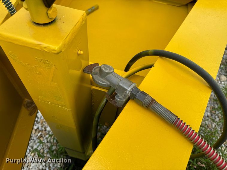 image for item OF9918 1990 Eager Beaver 15TXL tilt deck equipment trailer