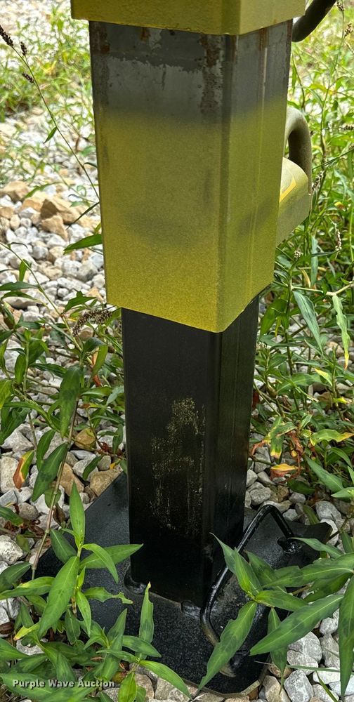 image for item OF9918 1990 Eager Beaver 15TXL tilt deck equipment trailer