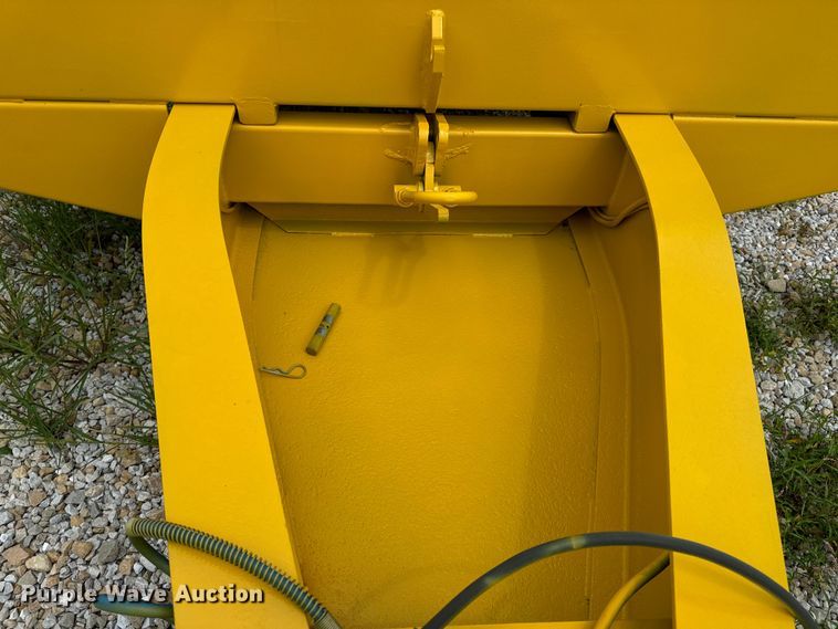 image for item OF9918 1990 Eager Beaver 15TXL tilt deck equipment trailer