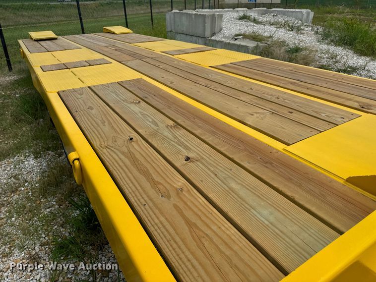 image for item OF9918 1990 Eager Beaver 15TXL tilt deck equipment trailer