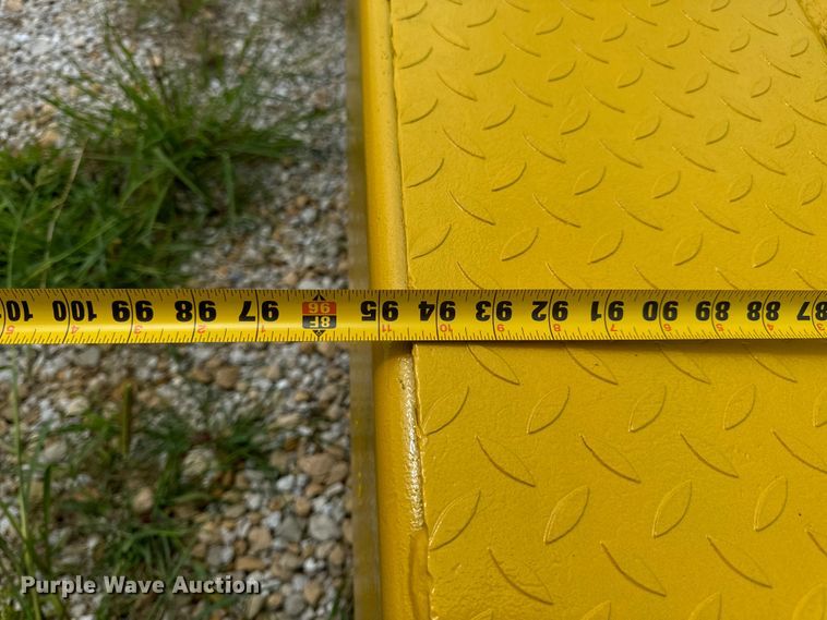 image for item OF9918 1990 Eager Beaver 15TXL tilt deck equipment trailer