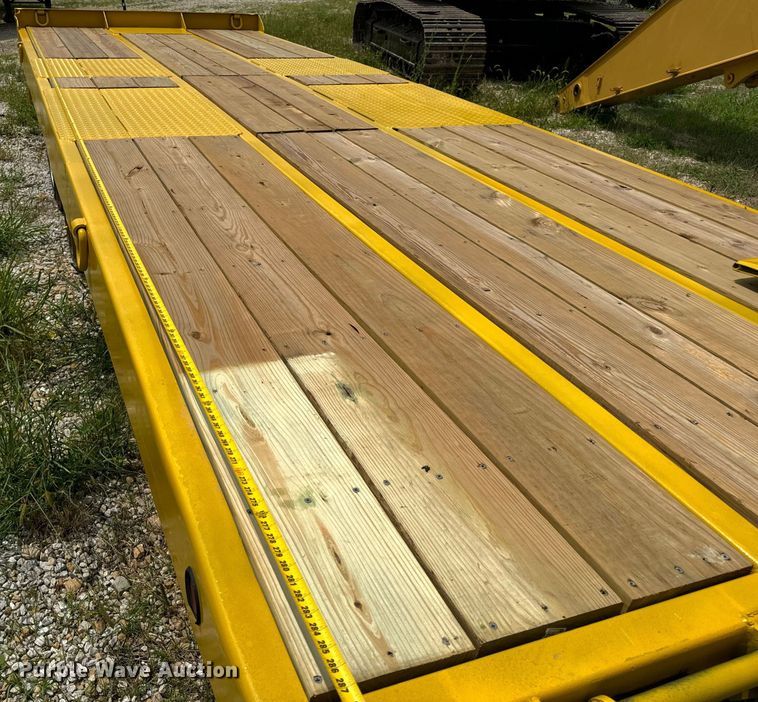 image for item OF9918 1990 Eager Beaver 15TXL tilt deck equipment trailer