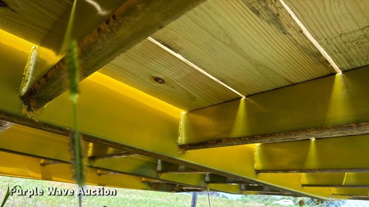 image for item OF9918 1990 Eager Beaver 15TXL tilt deck equipment trailer