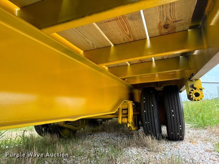 image for item OF9918 1990 Eager Beaver 15TXL tilt deck equipment trailer