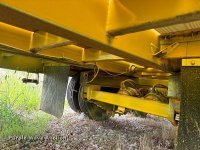 image for item OF9918 1990 Eager Beaver 15TXL tilt deck equipment trailer