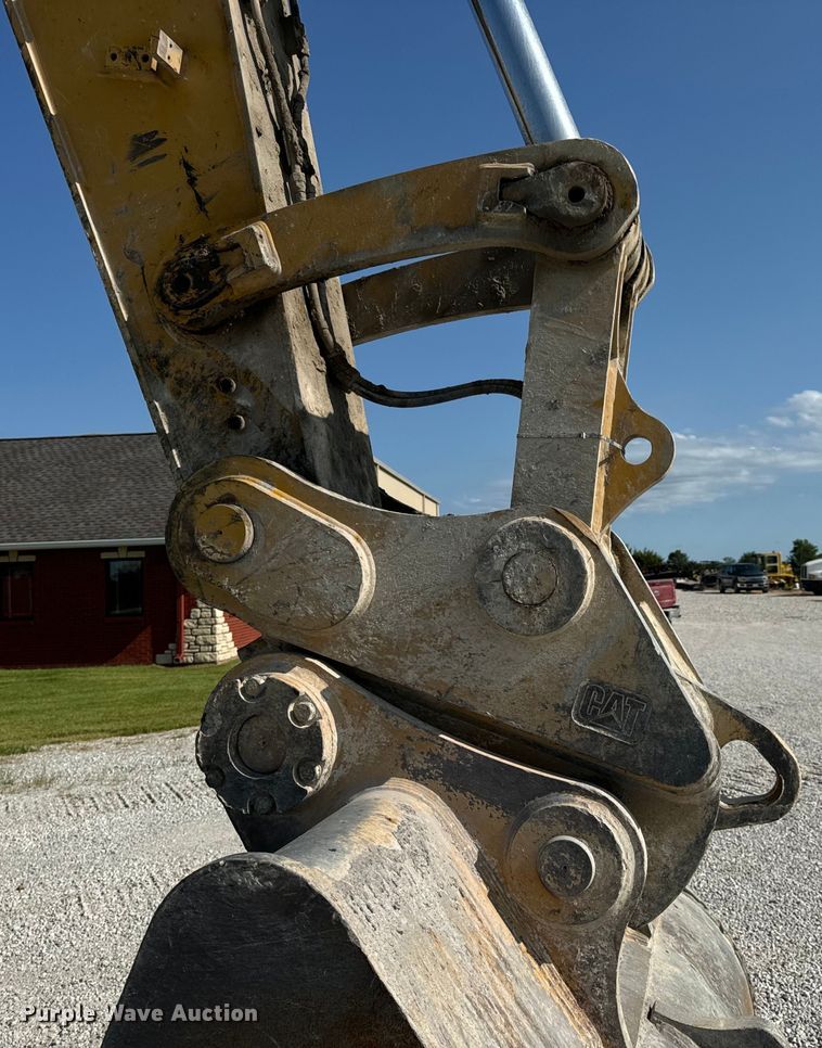 image for item OF9920 2017 Caterpillar  349FL excavator