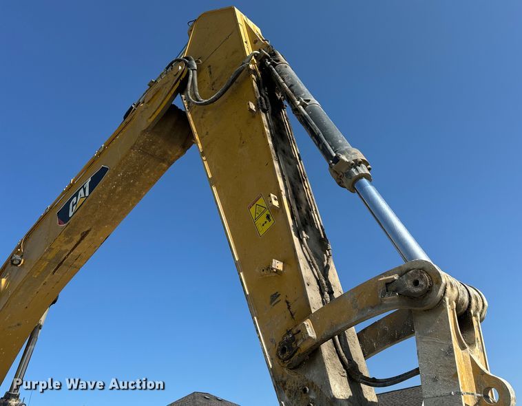image for item OF9920 2017 Caterpillar  349FL excavator