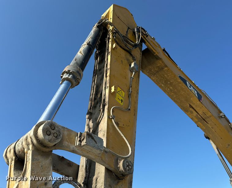 image for item OF9920 2017 Caterpillar  349FL excavator