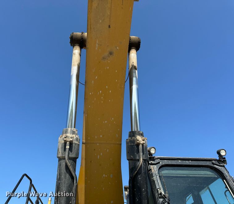 image for item OF9920 2017 Caterpillar  349FL excavator